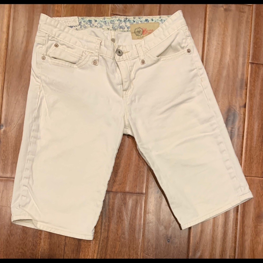 Women’s Gap denim Bermuda’s